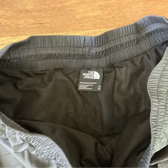 THE NORTH FACE WINDWALL HYDRENALINE Women’s,Med, Mesh Lined Shorts Black - Picture 5 of 8